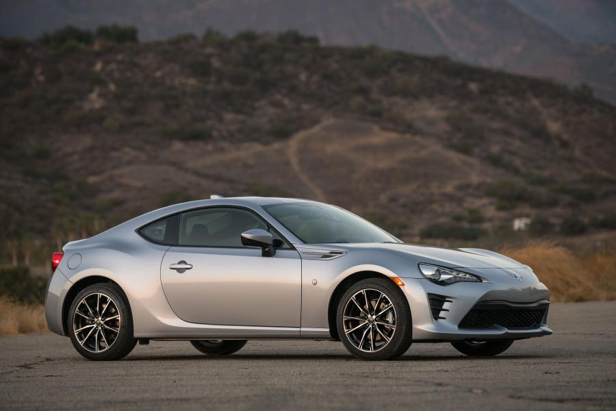  Toyota GT 86 2016 года  (US) (фото 6 из 30)